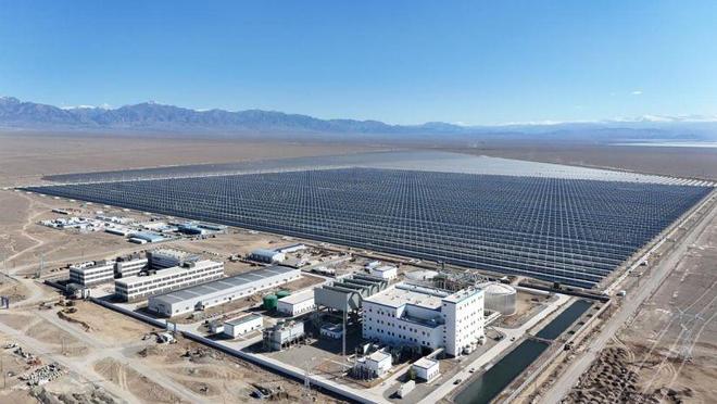 全国最大线性菲涅尔综合能源示范基地全面建成 新能源技术开发的里程碑